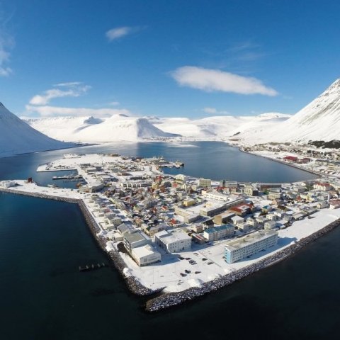 isafjordur-in-winter_large2400x1600.jpg