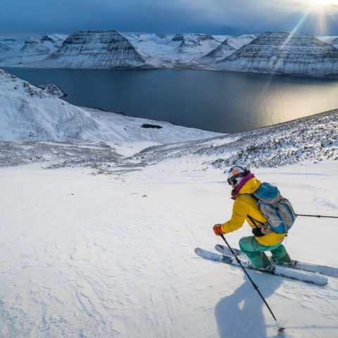 skiing-01_large2400x1600.jpg